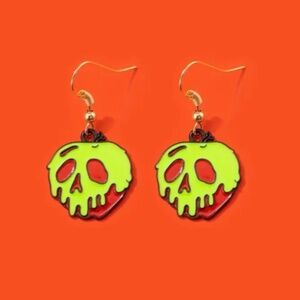 NWT! Disney’s Snow White and the Seven Dwarfs Poison Apple Pierced Earrings!